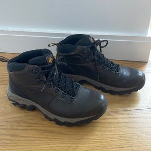 Columbia hiking boots